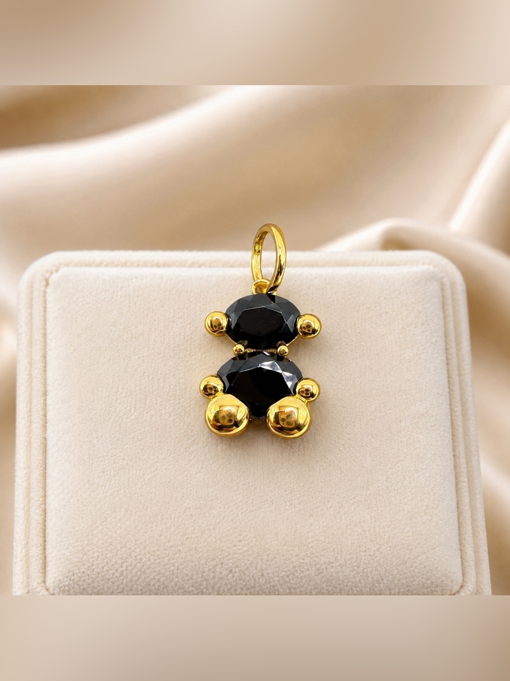 LGG Elegant Gold and Black Pendant 925